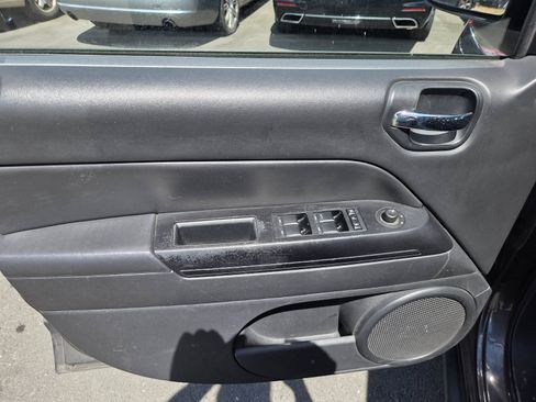 Used 2014 Jeep Compass Sport w/ Power Value Group FWD image 7