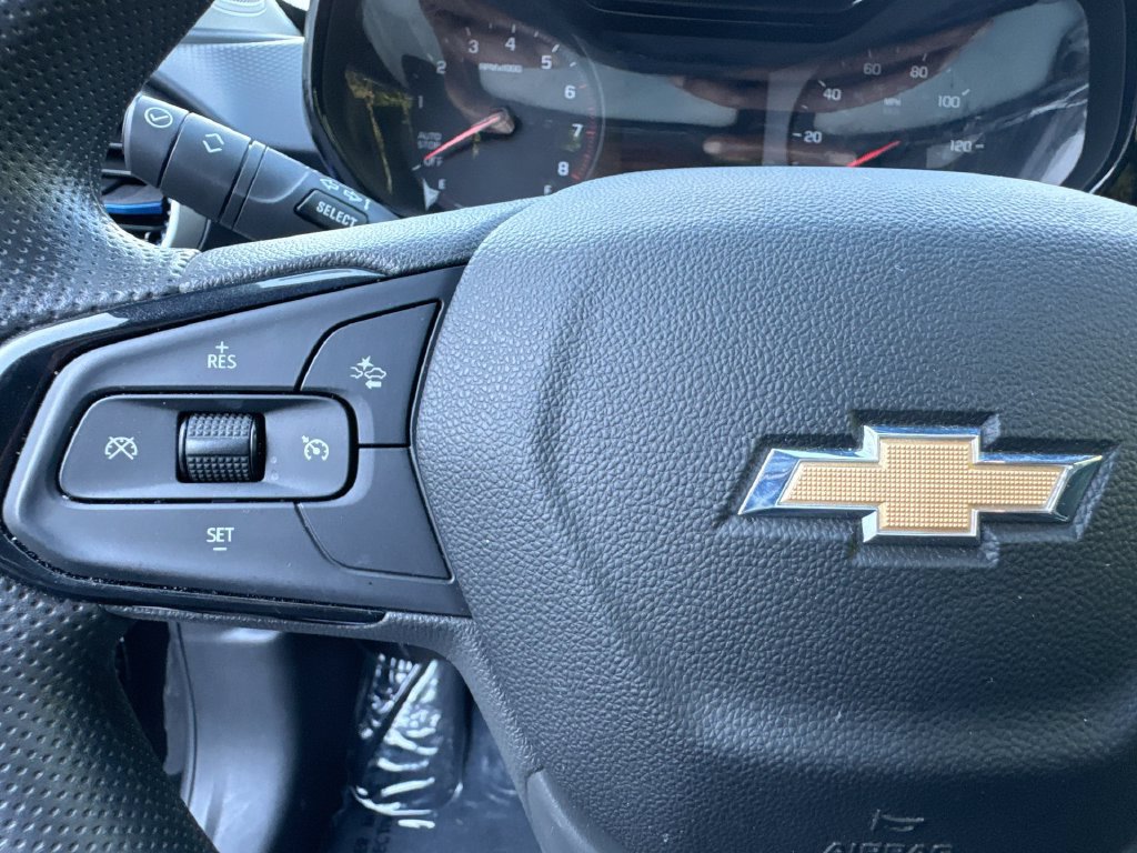 Used 2024 Chevrolet Trax LS FWD image 17