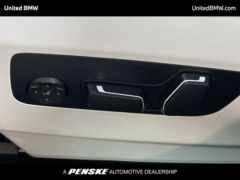 Used 2025 BMW i5 M60 w/ Premium Package image 4