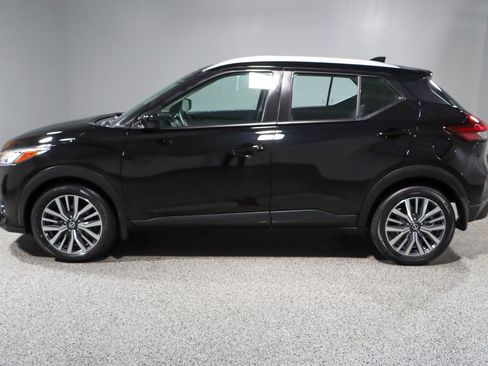 Used 2021 Nissan Kicks SV image 10