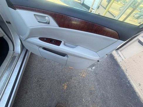 Used 2011 Toyota Avalon Limited FWD image 25