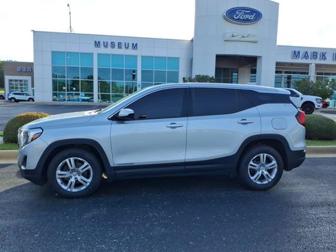 Used 2020 GMC Terrain SLE FWD image 3