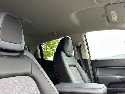 Used 2019 Chevrolet Colorado Z71 AWD/4WD image 16