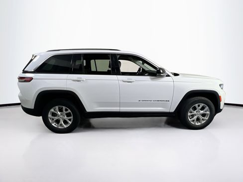 Used 2023 Jeep Grand Cherokee Limited AWD/4WD image 4