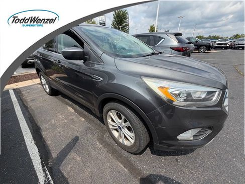 Used 2018 Ford Escape SEL FWD image 1