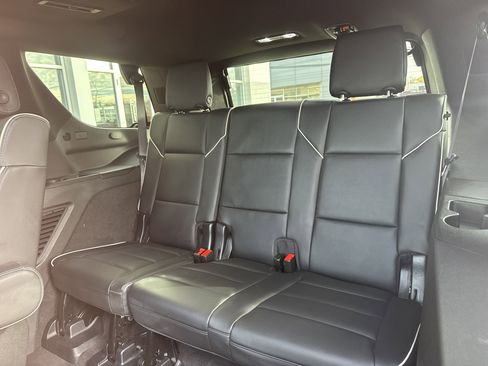 Used 2023 Cadillac Escalade Premium Luxury image 27