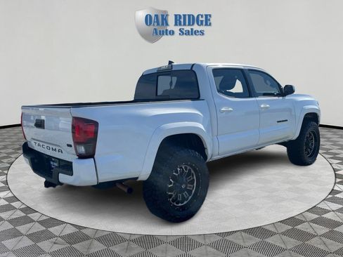 Used 2019 Toyota Tacoma TRD Sport AWD/4WD image 5