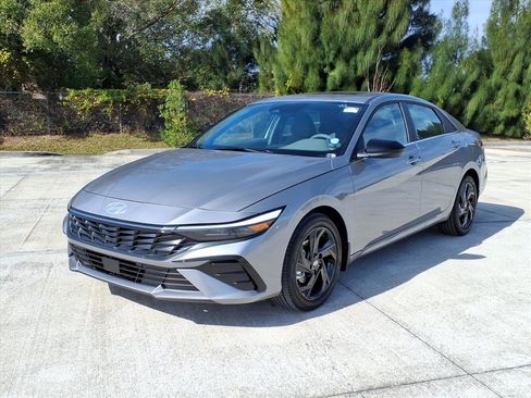 New 2026 Hyundai Elantra SEL Sport image 3