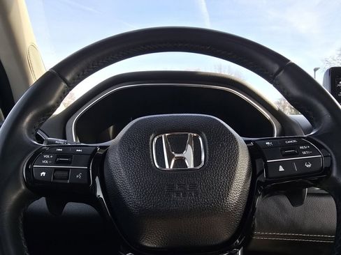 Used 2023 Honda Pilot Touring image 26