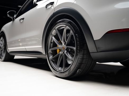 Used 2024 Porsche Cayenne Turbo GT image 80