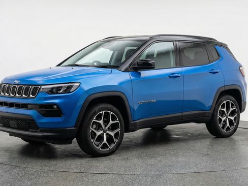 Used 2025 Jeep Compass Limited AWD/4WD image 3