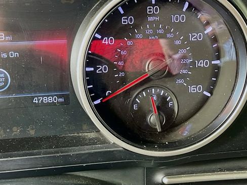 Used 2023 Kia Carnival LX FWD image 13