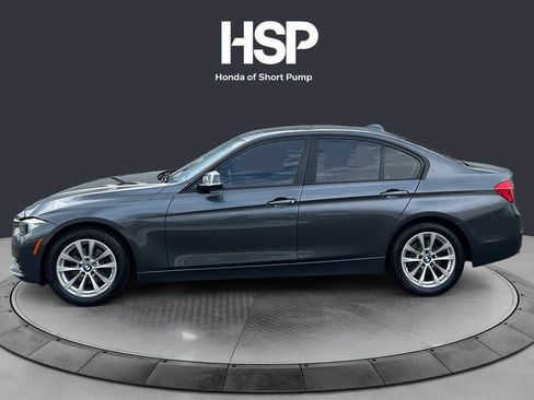 Used 2017 BMW 320i xDrive Sedan AWD/4WD image 2