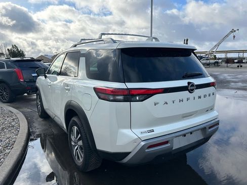 Certified 2023 Nissan Pathfinder SL image 4