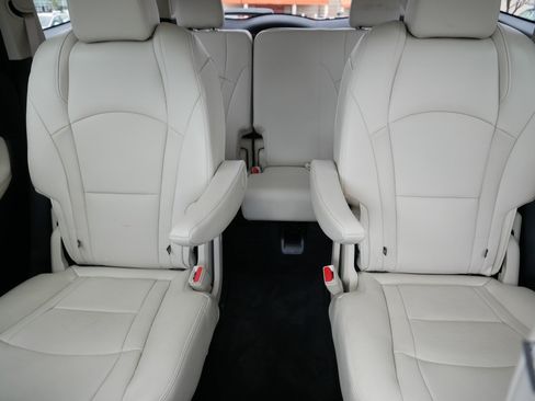 Used 2024 Buick Enclave Essence w/ Experience Buick Package AWD/4WD image 13