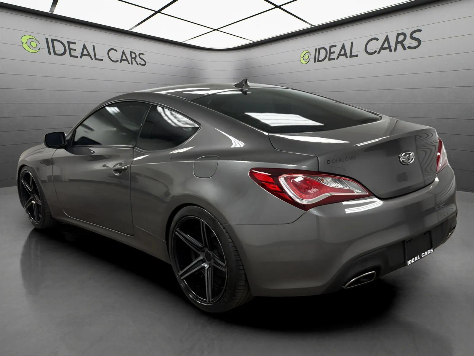 Used 2013 Hyundai Genesis 2.0T RWD image 7