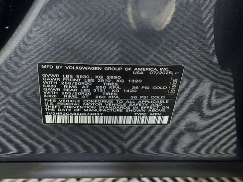 Used 2025 Volkswagen Atlas SE AWD/4WD image 12
