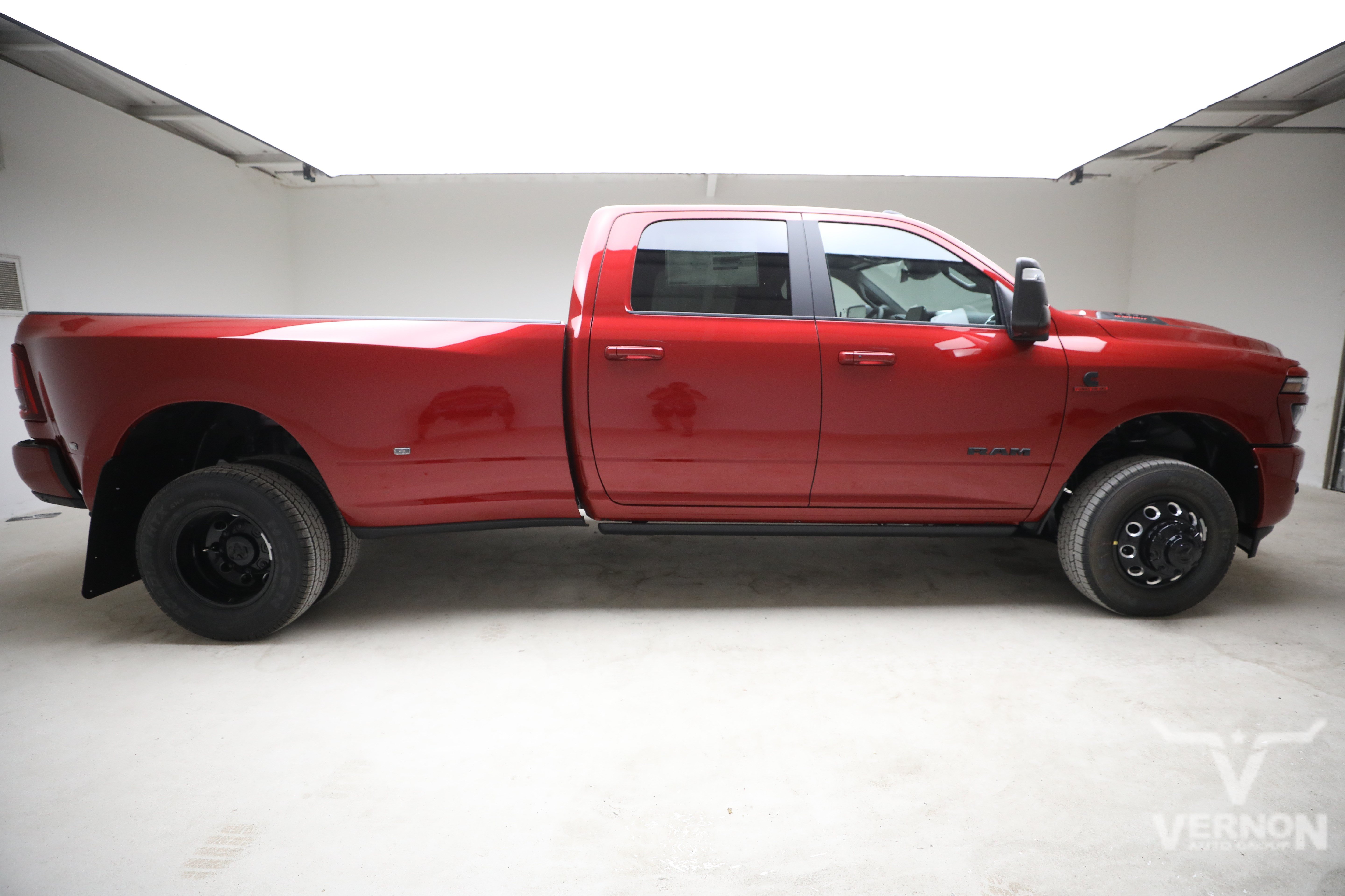 New 2026 RAM 3500 Laramie AWD/4WD image 6