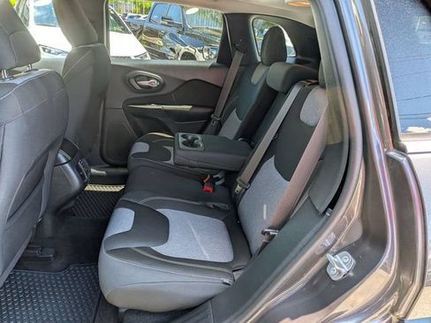 Used 2014 Jeep Cherokee Latitude w/ Comfort/Convenience Group AWD/4WD image 13