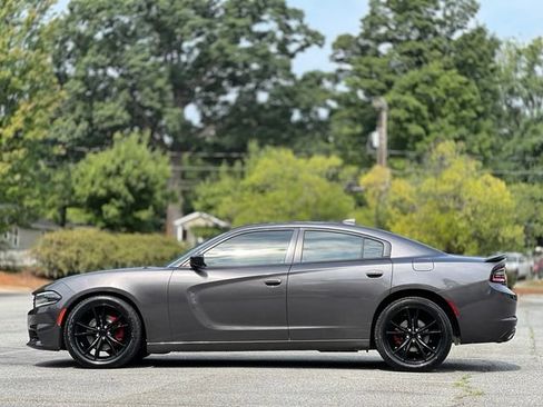 Used 2016 Dodge Charger R/T w/ Blacktop Package RWD image 8