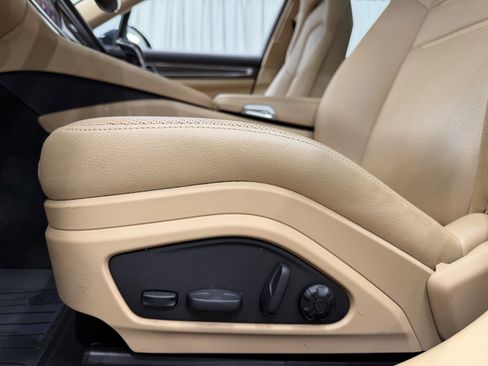 Certified 2023 Porsche Panamera 4 image 32