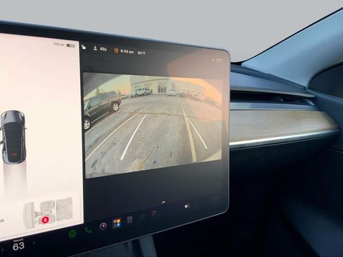 Used 2022 Tesla Model Y Long Range AWD/4WD image 26
