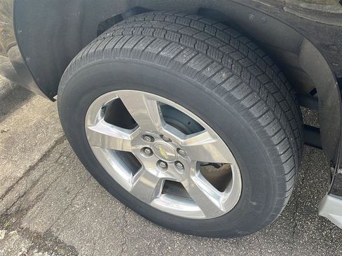 Used 2015 Chevrolet Suburban LT w/ Luxury Package image 26