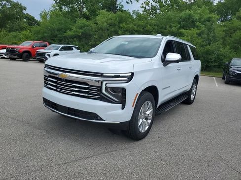 New 2026 Chevrolet Suburban Premier AWD/4WD image 2