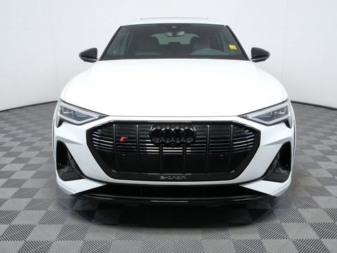 Certified 2022 Audi e-tron S Premium Plus w/ 21" Black Optic Package image 22