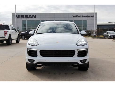 Used 2017 Porsche Cayenne Platinum Edition image 8