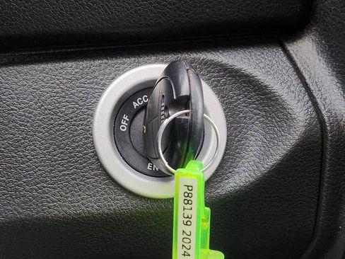 Used 2024 RAM 1500 Classic SLT image 22