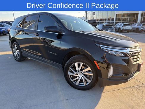 Used 2023 Chevrolet Equinox LT image 2