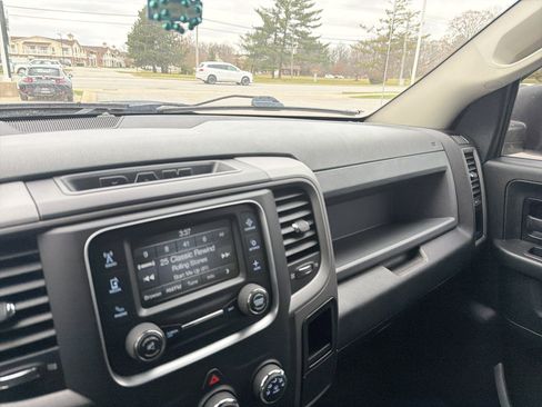 Used 2019 RAM 1500 Express image 27
