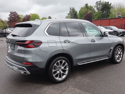 Used 2024 BMW X5 xDrive40i w/ Parking Assistance Package AWD/4WD image 5