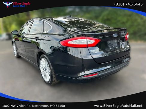 Used 2016 Ford Fusion SE w/ Equipment Group 202A FWD image 5