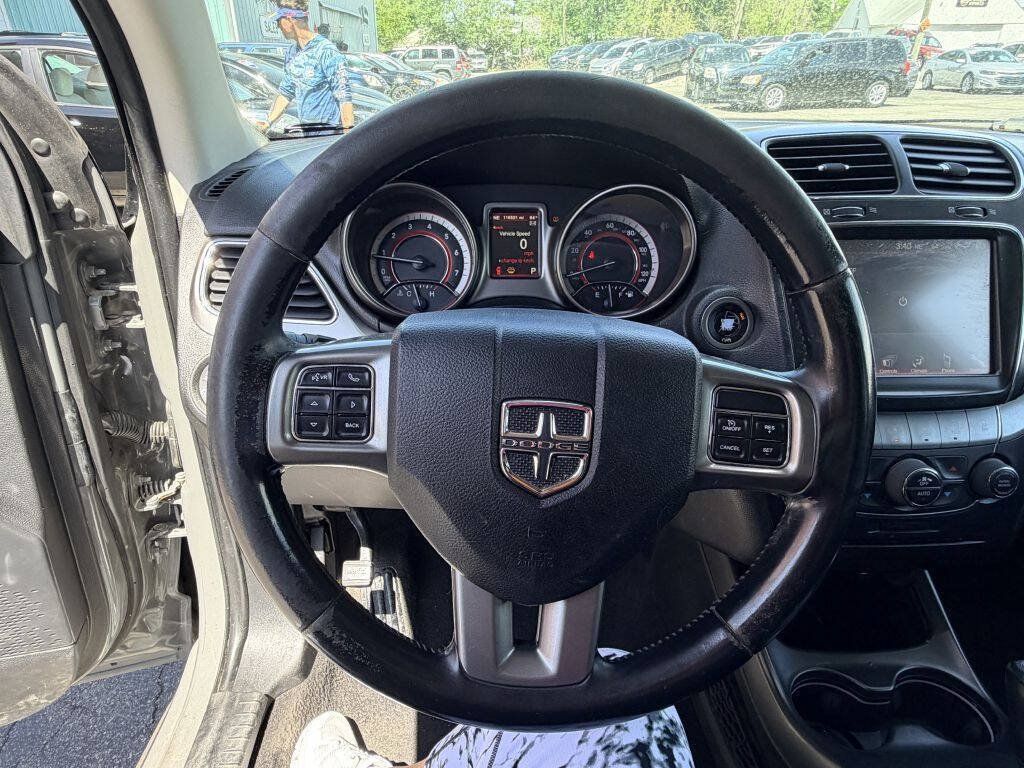 Used 2019 Dodge Journey Crossroad FWD image 13