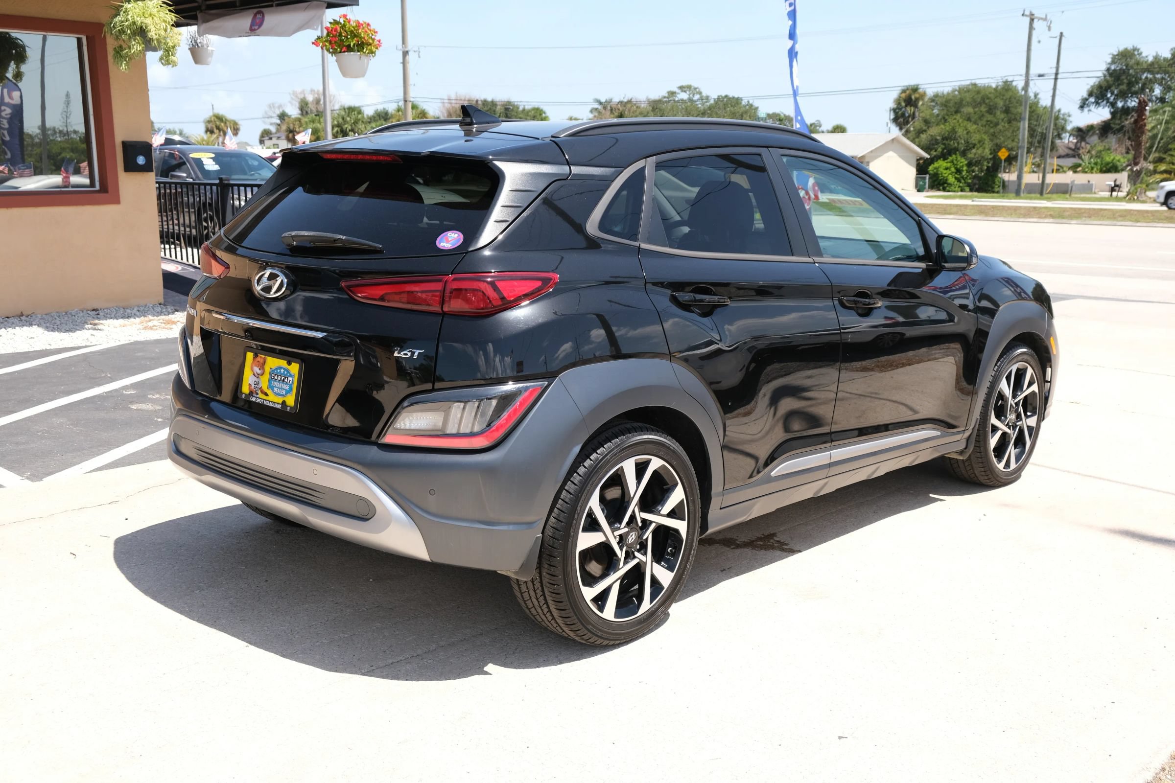 Used 2022 Hyundai Kona Limited FWD image 5