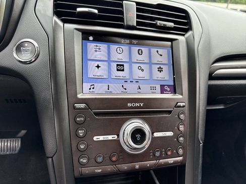 Used 2019 Ford Fusion Energi Titanium FWD image 27