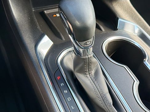 Used 2023 Chevrolet Traverse High Country image 32