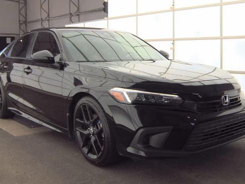 Used 2024 Honda Civic Sport image 4