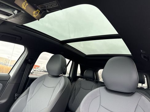 New 2026 Volkswagen Tiguan SE R-Line AWD/4WD image 22