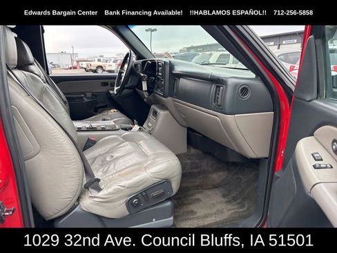 Used 2002 Chevrolet Suburban LT image 12