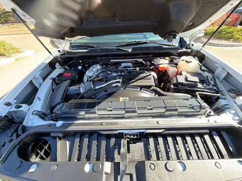 Used 2024 Chevrolet Silverado 2500 LT image 29