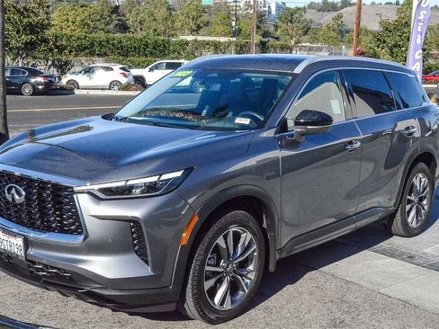 Used 2023 INFINITI QX60 Luxe w/ Cargo Package image 3