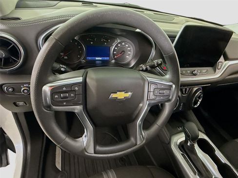 Used 2024 Chevrolet Blazer LT w/ Convenience Package image 5