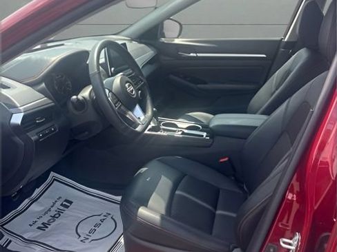 Certified 2024 Nissan Altima 2.5 SR FWD image 9