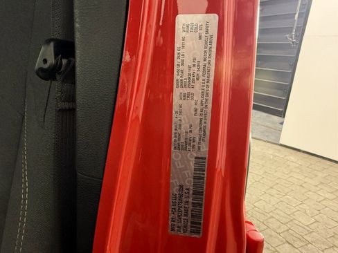 Used 2025 Jeep Wrangler Sahara image 23