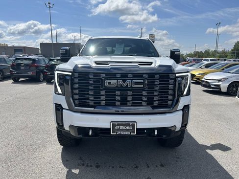 Used 2024 GMC Sierra 2500 Denali Ultimate AWD/4WD image 7