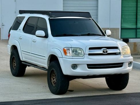 Used 2006 Toyota Sequoia SR5 AWD/4WD image 5