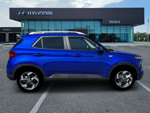 New 2026 Hyundai Venue SEL FWD image 9